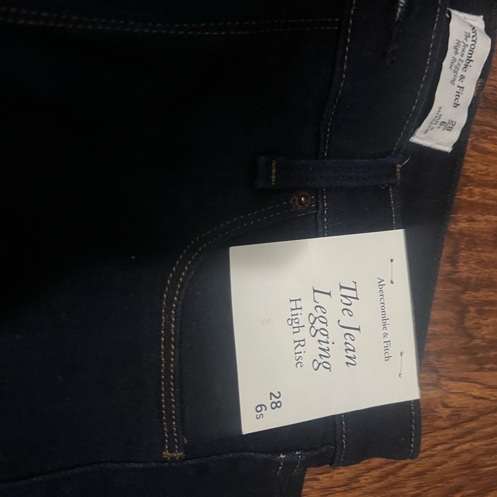 Abercrombie and fitch. The jean legging high-rise size 28  (6S) dark denim wash